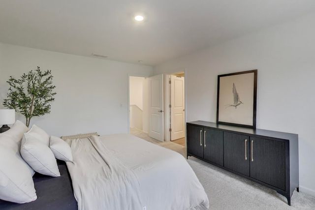 1406 Neubauer Circle 1904, Lindenhurst, IL 60046