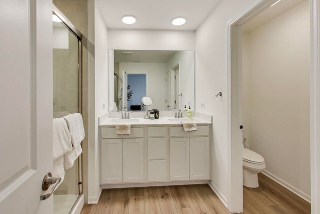 1406 Neubauer Circle 1904, Lindenhurst, IL 60046