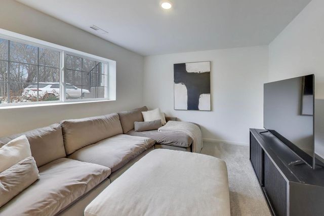 1406 Neubauer Circle 1904, Lindenhurst, IL 60046