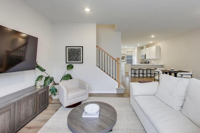 1406 Neubauer Circle 1904, Lindenhurst, IL 60046