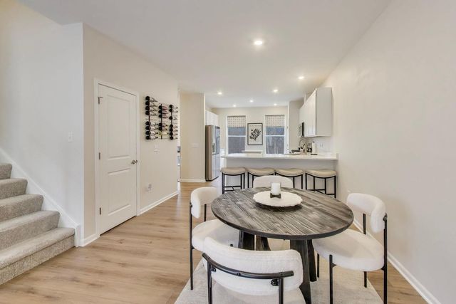 1406 Neubauer Circle 1904, Lindenhurst, IL 60046