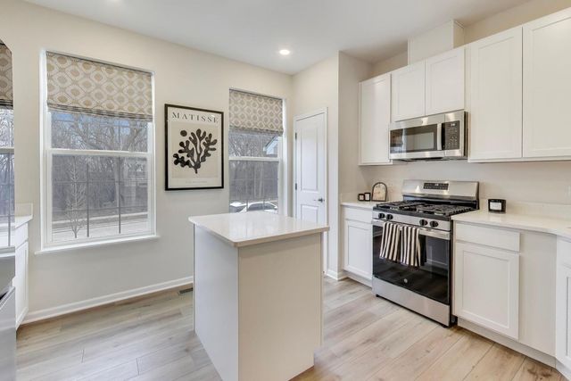 1406 Neubauer Circle 1904, Lindenhurst, IL 60046