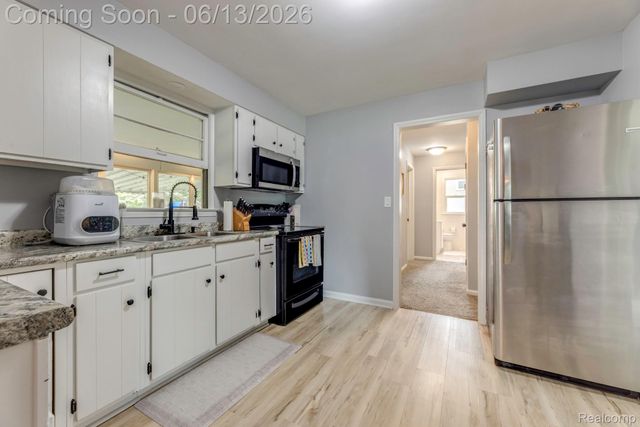2435 Sharon Lane, Port Huron, MI 48060