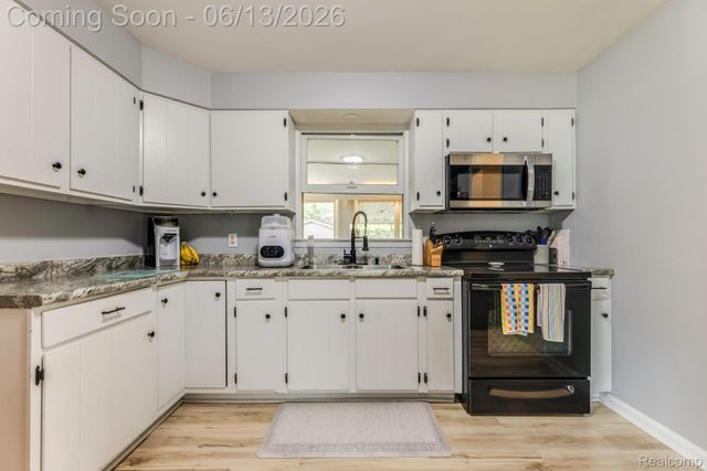 2435 Sharon Lane, Port Huron, MI 48060
