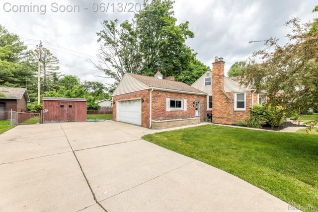 2435 Sharon Lane, Port Huron, MI 48060