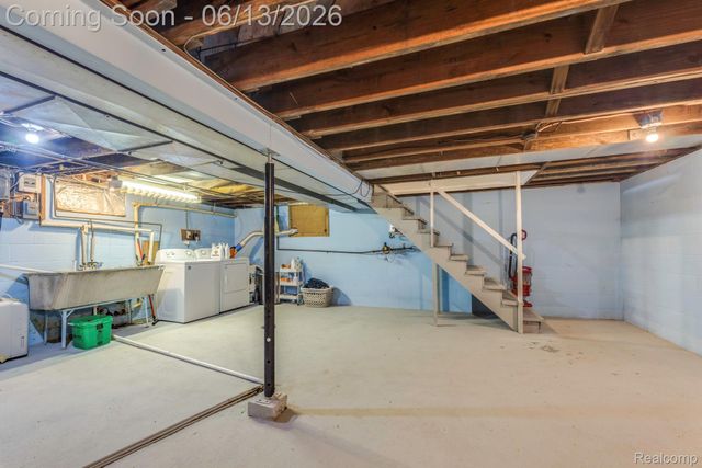 2435 Sharon Lane, Port Huron, MI 48060