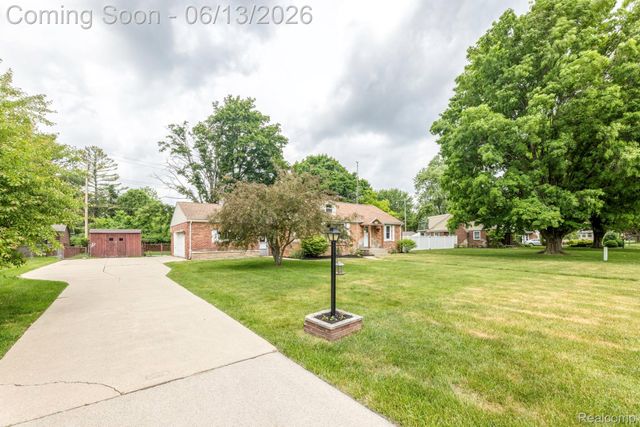 2435 Sharon Lane, Port Huron, MI 48060