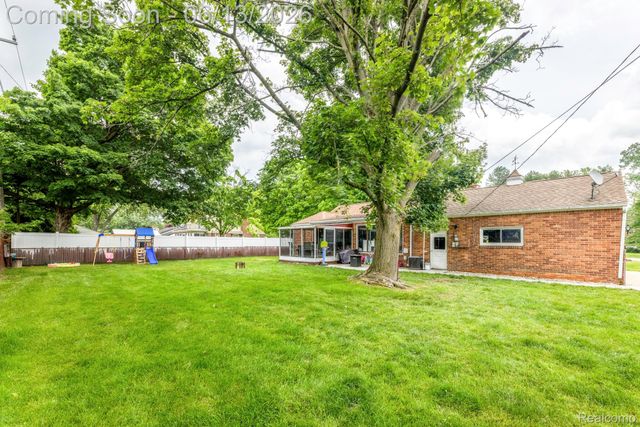 2435 Sharon Lane, Port Huron, MI 48060