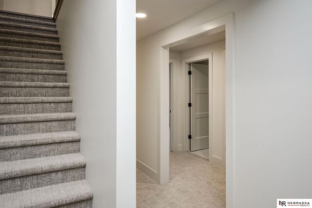 15705 Kansas Avenue, Omaha, NE 68116