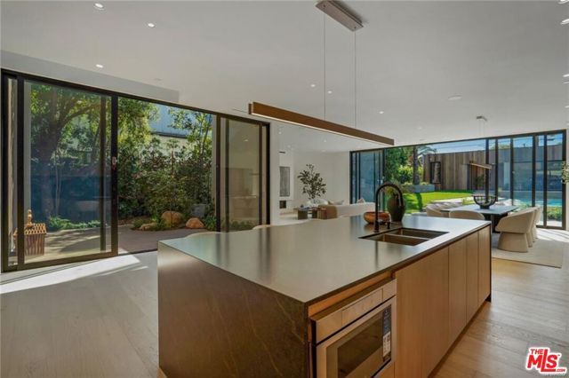 4939 Petit Avenue, Encino (los Angeles), CA 91436