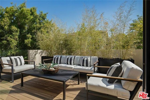 4939 Petit Avenue, Encino (los Angeles), CA 91436