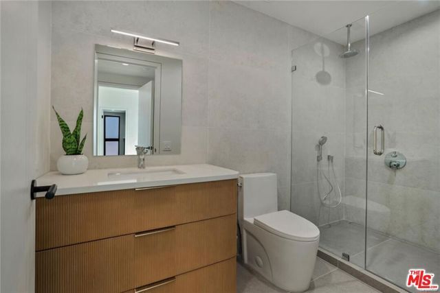 4939 Petit Avenue, Encino (los Angeles), CA 91436