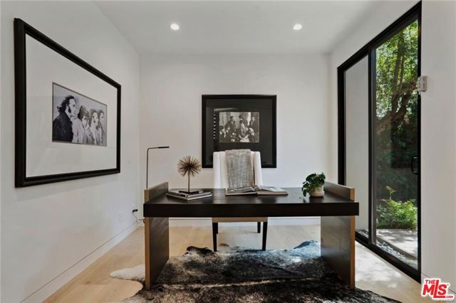4939 Petit Avenue, Encino (los Angeles), CA 91436