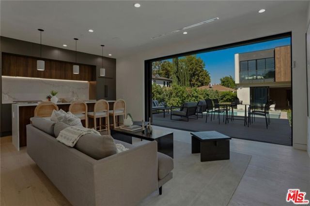 4939 Petit Avenue, Encino (los Angeles), CA 91436