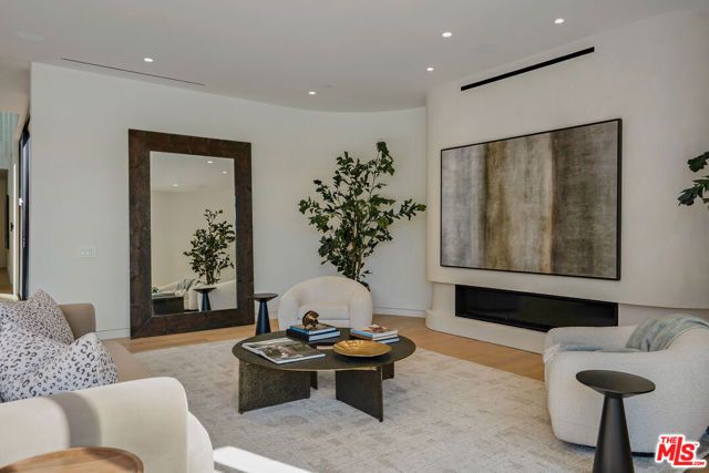 4939 Petit Avenue, Encino (los Angeles), CA 91436