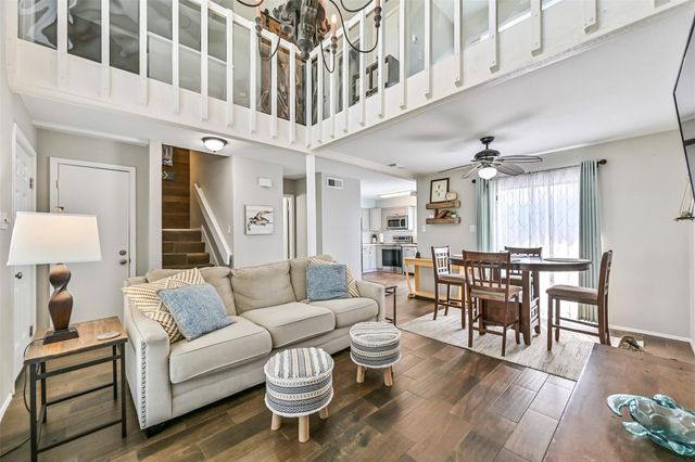 908 Calico Jack Cove, Galveston, TX 77554