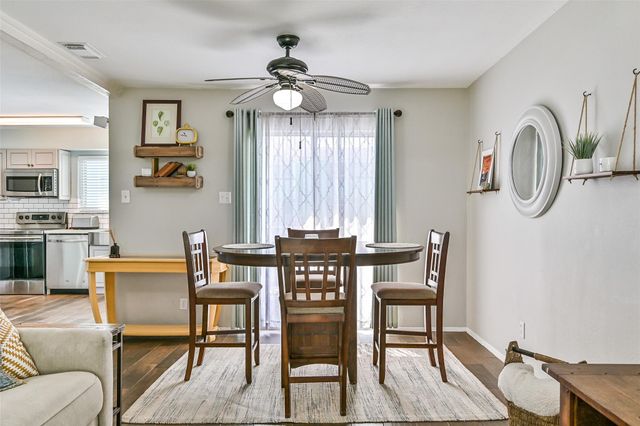 908 Calico Jack Cove, Galveston, TX 77554