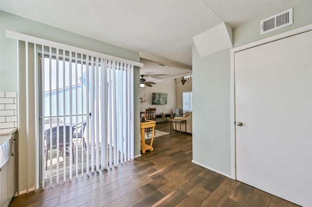 908 Calico Jack Cove, Galveston, TX 77554