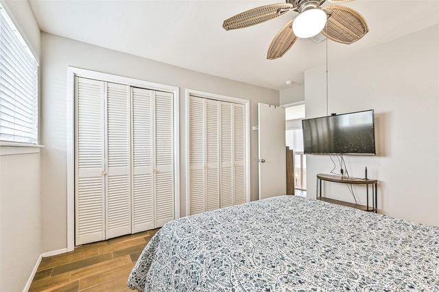 908 Calico Jack Cove, Galveston, TX 77554