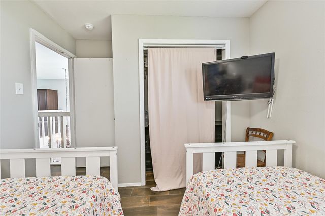 908 Calico Jack Cove, Galveston, TX 77554