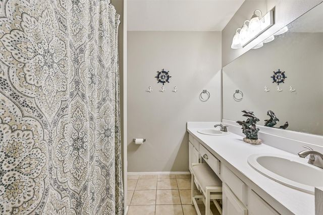 908 Calico Jack Cove, Galveston, TX 77554