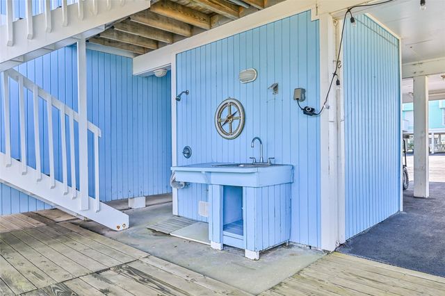 908 Calico Jack Cove, Galveston, TX 77554