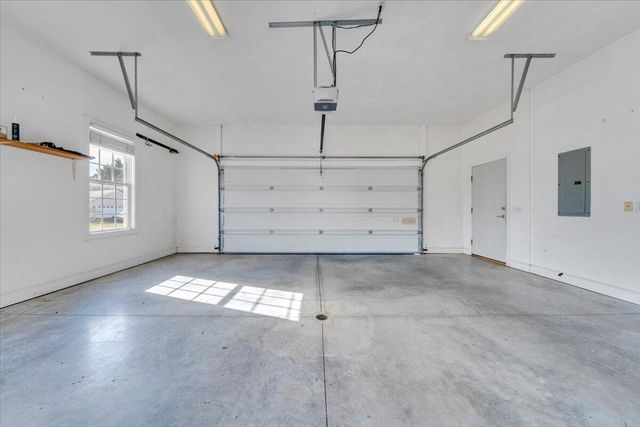 28 Queen Mothers CT, Wirtz, VA 24184