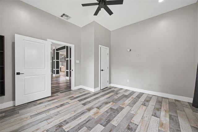 323 E Palm Street, Fresno, TX 77545