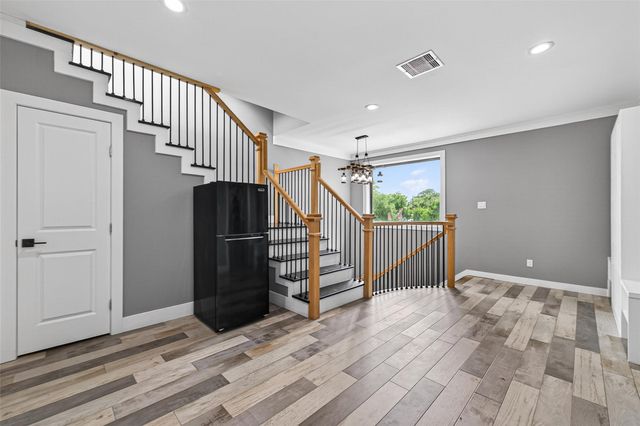 323 E Palm Street, Fresno, TX 77545