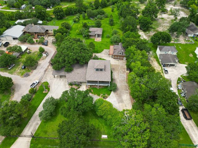323 E Palm Street, Fresno, TX 77545