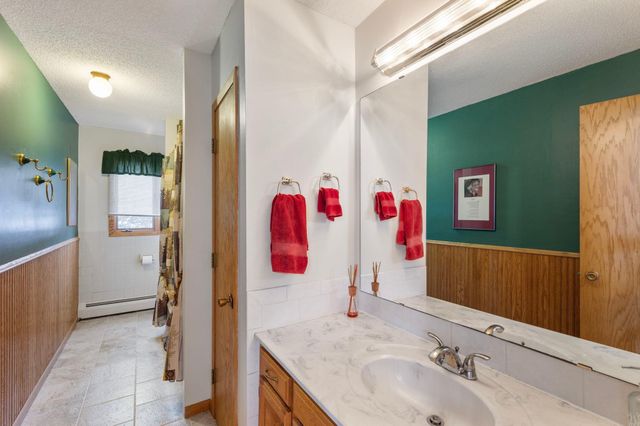 19439 E Tri Oak Circle NE, Wyoming, MN 55092