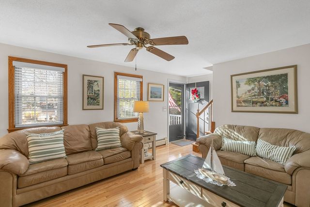 16 Bridgets Path, Barnstable, MA 02632