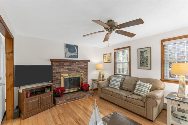 16 Bridgets Path, Barnstable, MA 02632