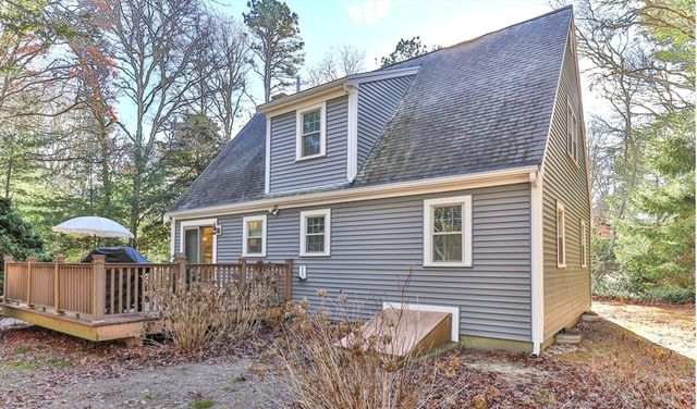16 Bridgets Path, Barnstable, MA 02632