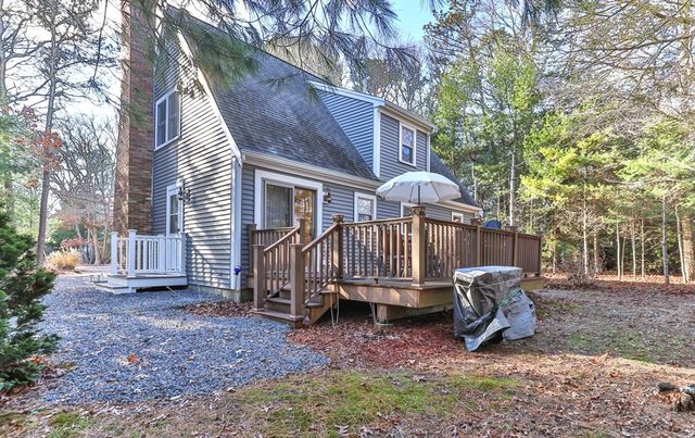 16 Bridgets Path, Barnstable, MA 02632