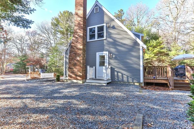 16 Bridgets Path, Barnstable, MA 02632