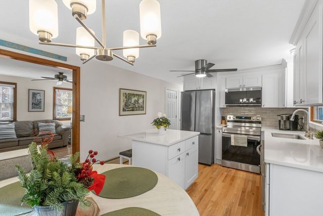 16 Bridgets Path, Barnstable, MA 02632