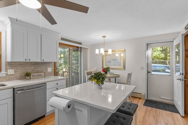 16 Bridgets Path, Barnstable, MA 02632