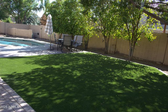 1433 W LONGHORN Drive, Chandler, AZ 85286