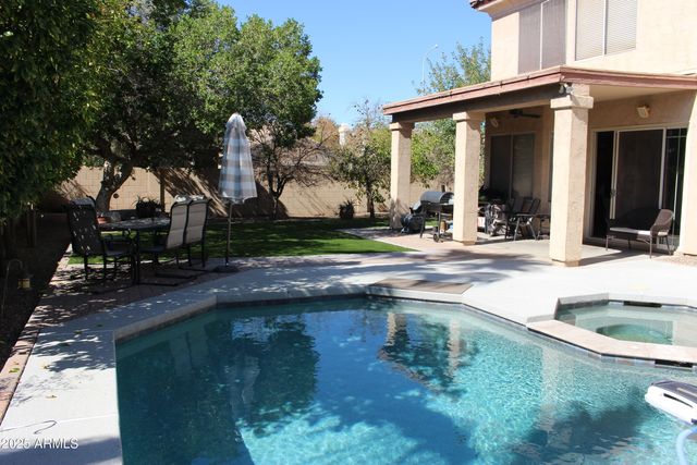 1433 W LONGHORN Drive, Chandler, AZ 85286