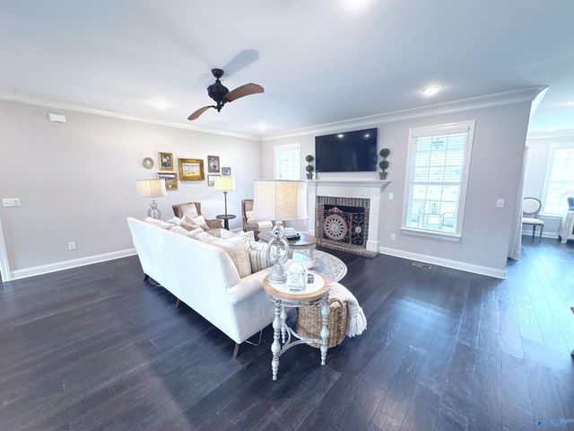 15 American Avenue SW, Huntsville, AL 35824