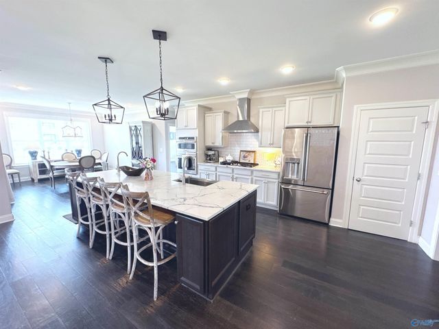 15 American Avenue SW, Huntsville, AL 35824