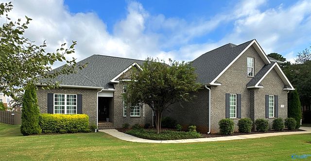 15 American Avenue SW, Huntsville, AL 35824