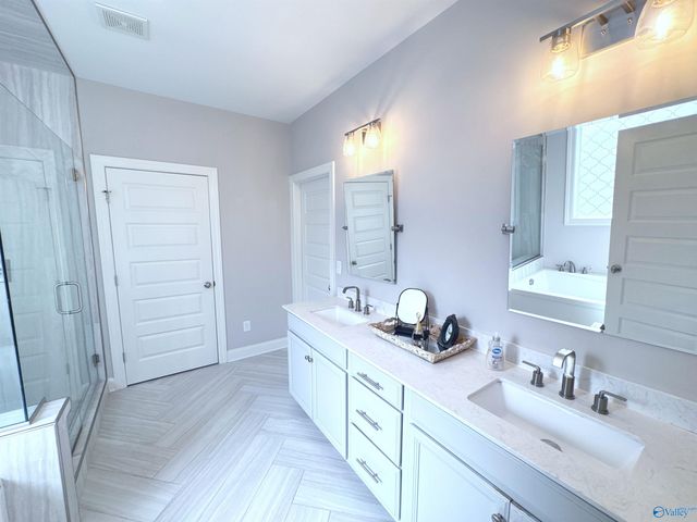 15 American Avenue SW, Huntsville, AL 35824