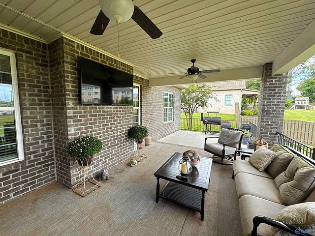 15 American Avenue SW, Huntsville, AL 35824