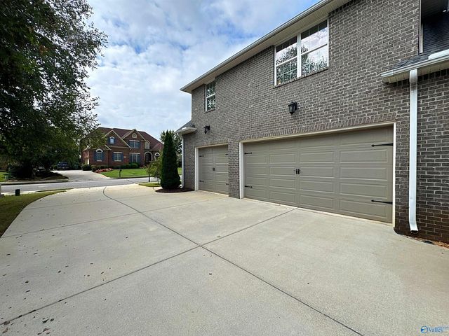 15 American Avenue SW, Huntsville, AL 35824