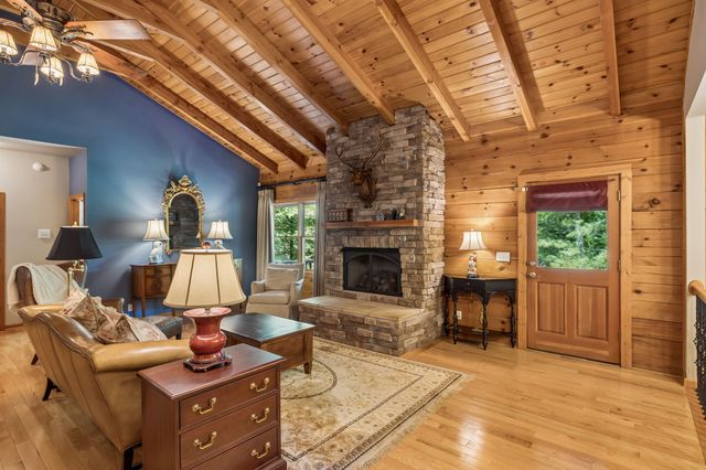 2668 Thompson Station Rd, E, Thompsons Station, TN 37179
