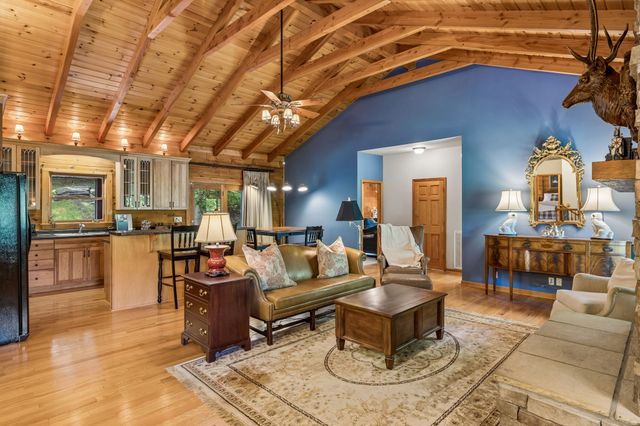 2668 Thompson Station Rd, E, Thompsons Station, TN 37179