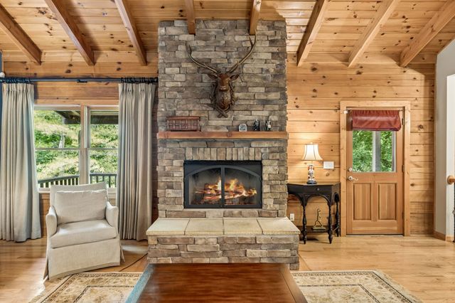 2668 Thompson Station Rd, E, Thompsons Station, TN 37179