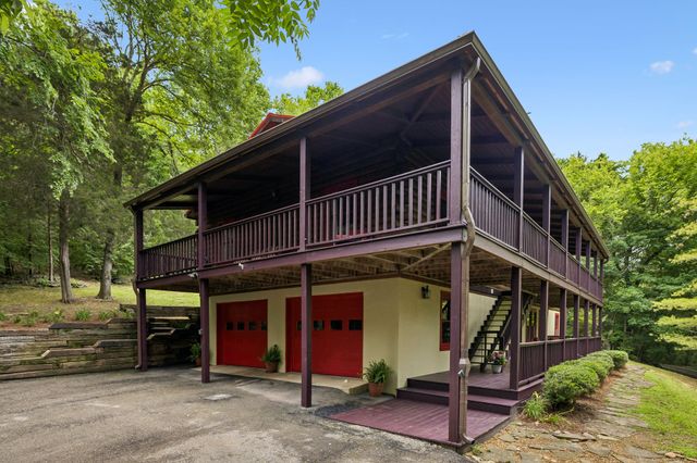2668 Thompson Station Rd, E, Thompsons Station, TN 37179
